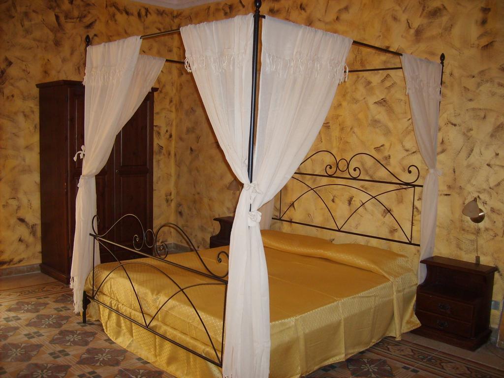 Hotel Ammaresiamo Ltb à Cefalù Extérieur photo