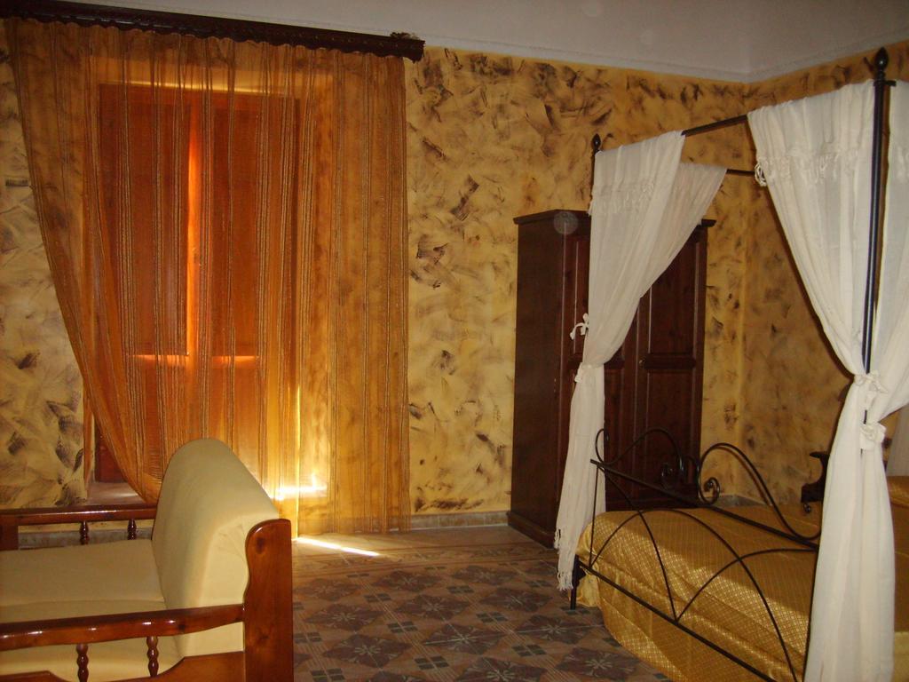 Hotel Ammaresiamo Ltb à Cefalù Extérieur photo