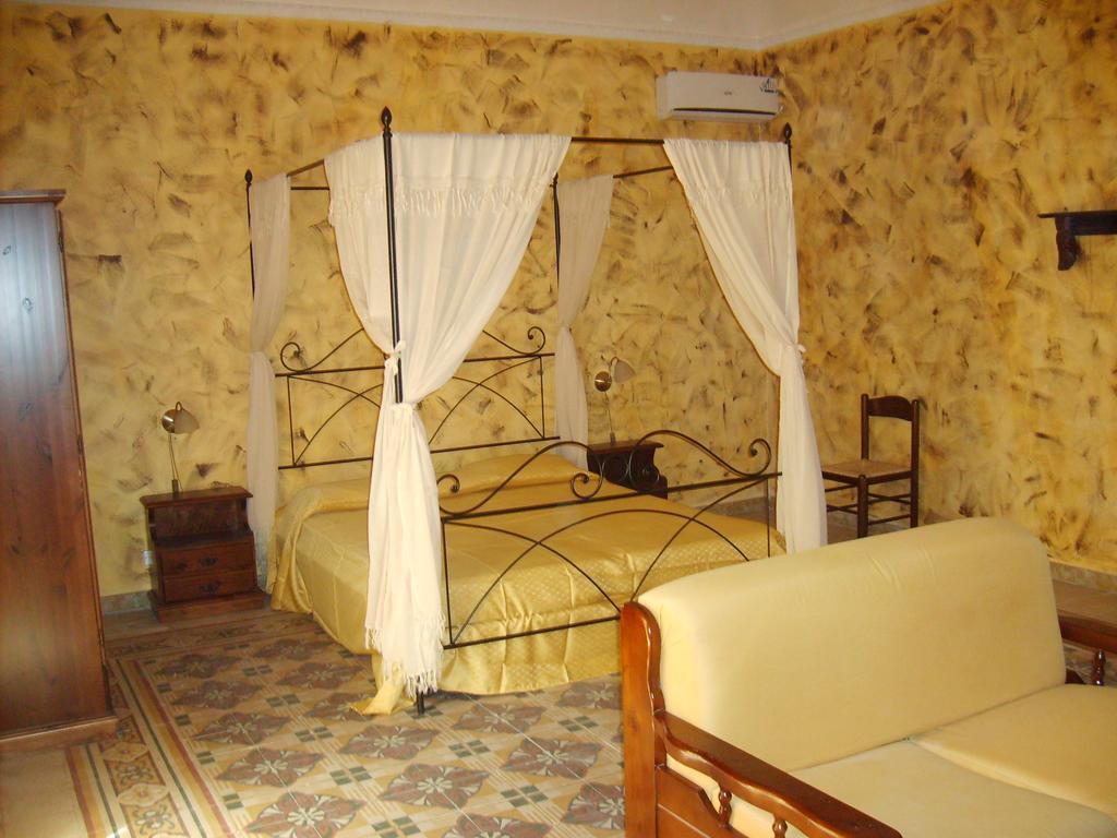 Hotel Ammaresiamo Ltb à Cefalù Extérieur photo